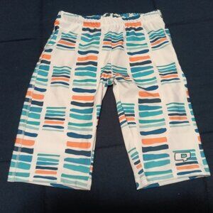 NWOT Q-SWIMWEAR WHITE PATTERNED ATHLETIC JAMMER SHORT, SIZE "M" (34")